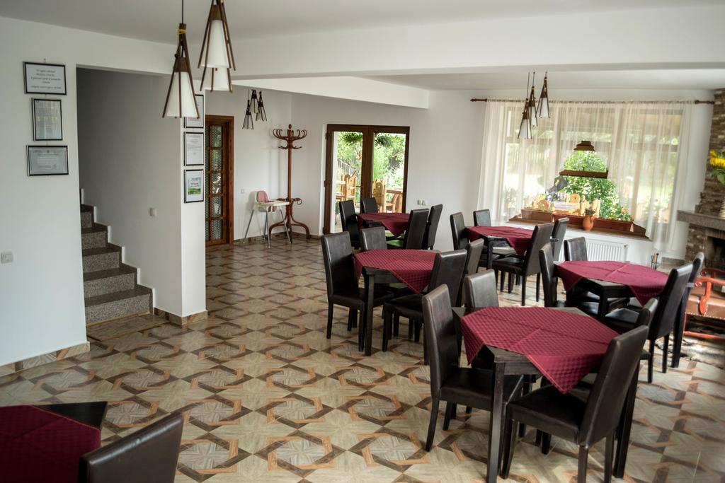 Casa Diana Hotel Комана Екстериор снимка